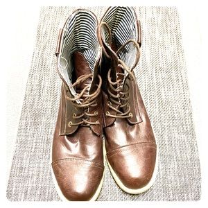 Men’s brown boots